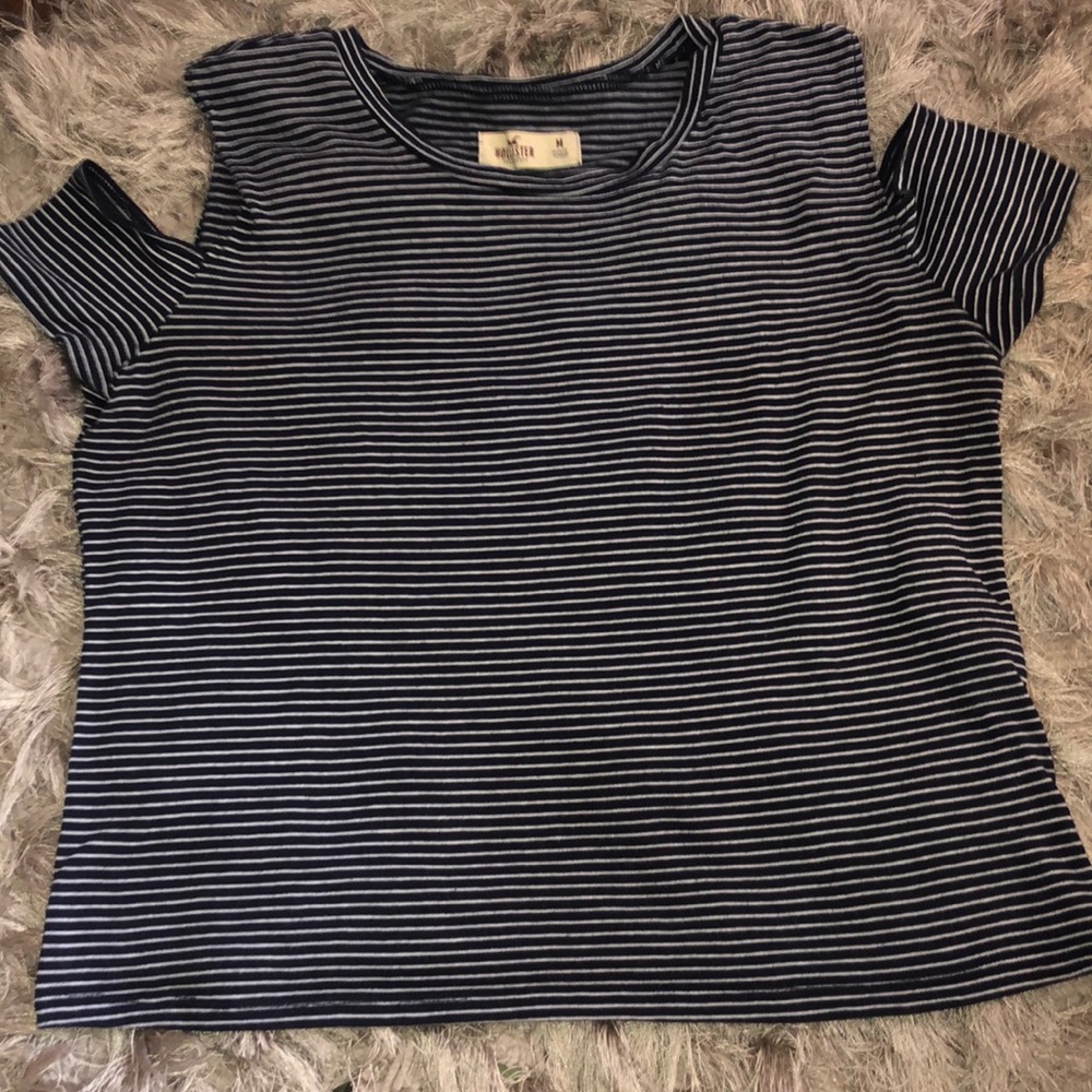 Semi-cropped navy blue and white top